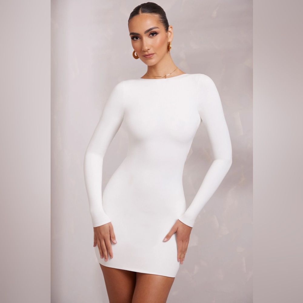 Oh Polly Sirena
Long Sleeve Backless Mini Dress in White